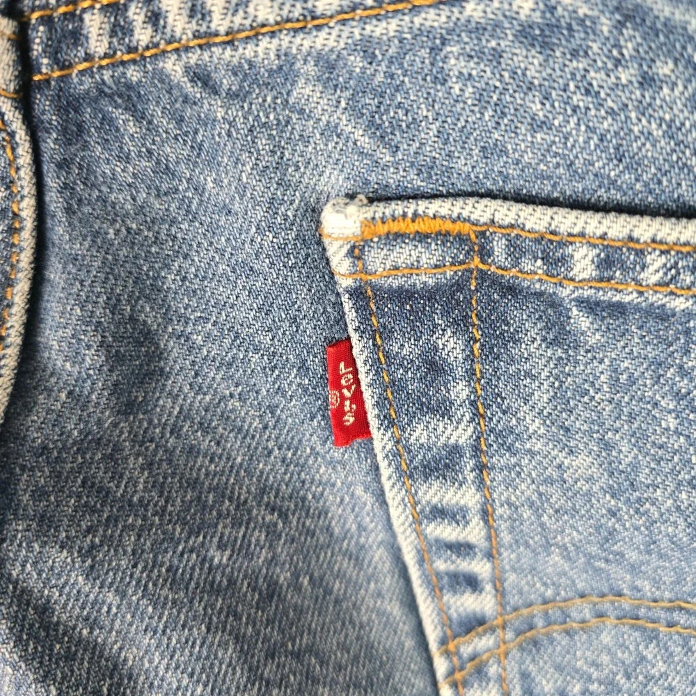 Levis‎ 505 Regular Fit Jeans Mens 38x30 Medium Wash Blue Straight Leg 00505-0216